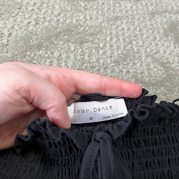 💚SOLD💚 EUC Women's Dolls Kill Cropped Off The Shoulder Top size Medium - Picture 7 of 8